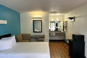 Sky-Palace Inn & Suites by Jasper Beeville - Rum