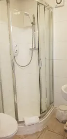 OYO Blenheim House - Bathroom