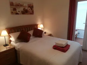 Montrose Guest House - Room