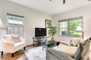 Canton Home w/ Fenced Yard: 6 Mi to Lake Allatoona - Interiör
