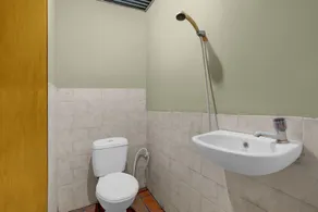 Hotel O near Summarecon Mall Serpong formerly Gemilang Guesthouse - Baño
