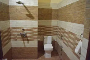 Hotel Mariya International - Bathroom