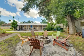1 Mi to Nokomis Beach: Quiet Getaway w/ Fire Pit - Parte interna