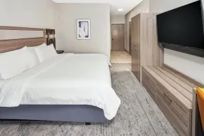 Holiday Inn Express Hotel & Suites Bloomington-Normal University Area by IHG - Chambre