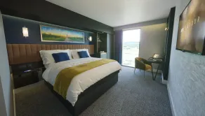 Hotel La Tour - Habitación