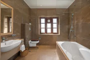 Brij Anayra, Dharamshala - A Himalayan Luxury Retreat - Bathroom