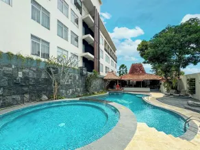 Aveon Hotel Yogyakarta by Daphna Management - Pool