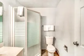 OYO Hotel Houston Southwest I-69 - Bathroom