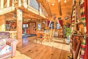 Chic Brandon Cabin w/ Pool, Hot Tub + Sauna! - Innenbereich