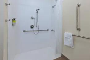 Candlewood Suites Louisville - NE Downtown Area by IHG - Bathroom