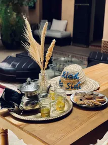 Riad Basidi Piscine roof top chauffée en hiver et rafraîchie en été - Restaurang