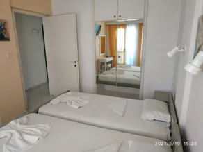 Apartment for 4 persons near the center and the beach - Zimmer