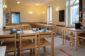 Auberge de Jeunesse HI Genets - Ristorante