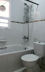 Super OYO 152 Manam 1 Hotel Apartment - Badeværelse