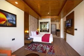 The Whitestone Inn & Suites Manali - Room