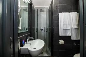 Golden Hotel - Bathroom