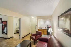 Red Roof Inn & Suites Pensacola East - Milton - Rum