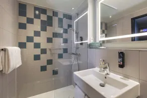 Holiday Inn - the niu, Flash Berlin Charlottenburg by IHG - Bathroom