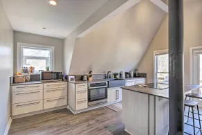 Waterfront Chapin Home w/ Private Dock! - Eigene Küche