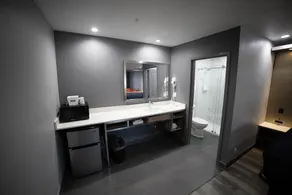 Travelodge by Wyndham Whittier - Badeværelse