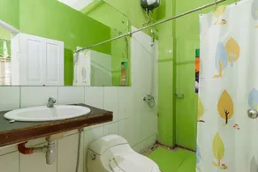 RedDoorz Syariah near Museum Tsunami Aceh 2 - Bathroom