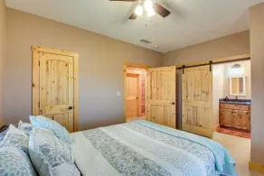 Rural Drexel Cabin on 30 Acres: Unplug + Unwind! - Interiør