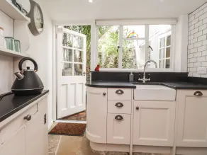 Tudor Cottage - Private kitchen