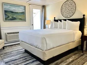 Inn at 7 Central - Room