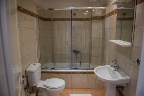 Lefkadio - Bathroom