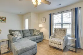 9 Mi to Shawn Afb! Family Townhome Near Dining - Innenbereich