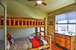 Pagosa Springs Escape with Deck, Hot Tub and Grill! - Intérieur