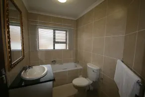 Fourways Apartments - Badezimmer