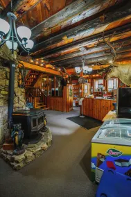 Helmcken Falls Lodge Cabin Rooms and RV Park - Réception
