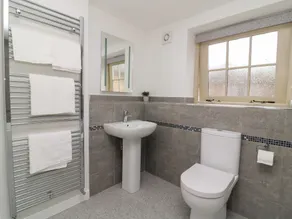 Joiners Cottage - Bathroom