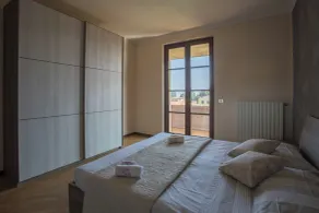 Villa avec terrasse et jardin | Vue jardin - Chambre