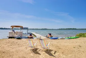 Game Room & Private Dock: Minnesota Lake Escape - Innenbereich