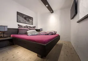 Attraente appartamento accogliente e familiare con sauna, idromassaggio e piscina | Vista sulla montagna | Accetta animali domestici - Camera