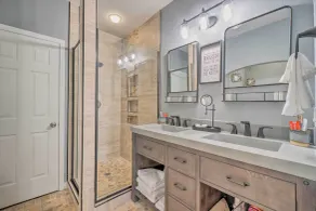 Jacuzzi Tub: Branson Retreat ~ 4 Mi to Strip - Interior