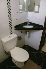 Kitnet no centro de Betim - Bathroom