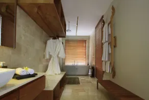 Puri Sebali Resort - Bathroom