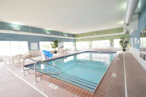 Holiday Inn Express Toledo-Oregon by IHG - Pool