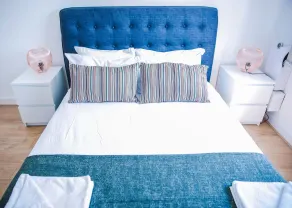 Riverside 2 Bed Apartment - Chambre