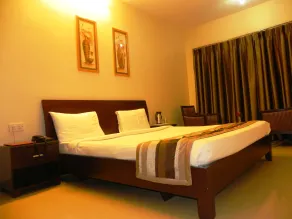 Hotel Reeva Suites - Room