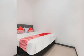 Hotel O J&b Room Utan Kayu - Room