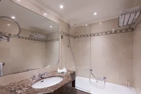 Grand Hôtel de l'Univers - Salle de bain