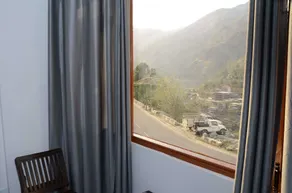 Hotel KC Regency - Vue de la chambre
