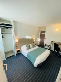 Hôtel du Louvre Cherbourg-Octeville - Chambre
