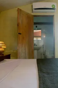 Eagles Wing's GuestHouse - Bathroom