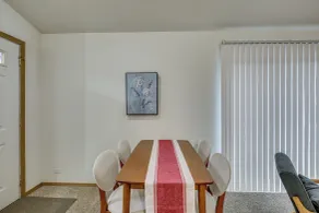 Cute Little House on the Lake: Wine Country Stay! - Innenbereich