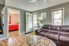 3 Mi to Dtwn Fort Wayne: Home w/ Deck & Yard! - Innvendig